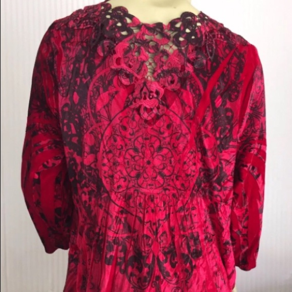 Unity World Wear2X Red Black Velour Crochet Lace